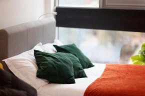 Sidemersey Livings- Central and Quiet 2-Bedroom Flat with a View
